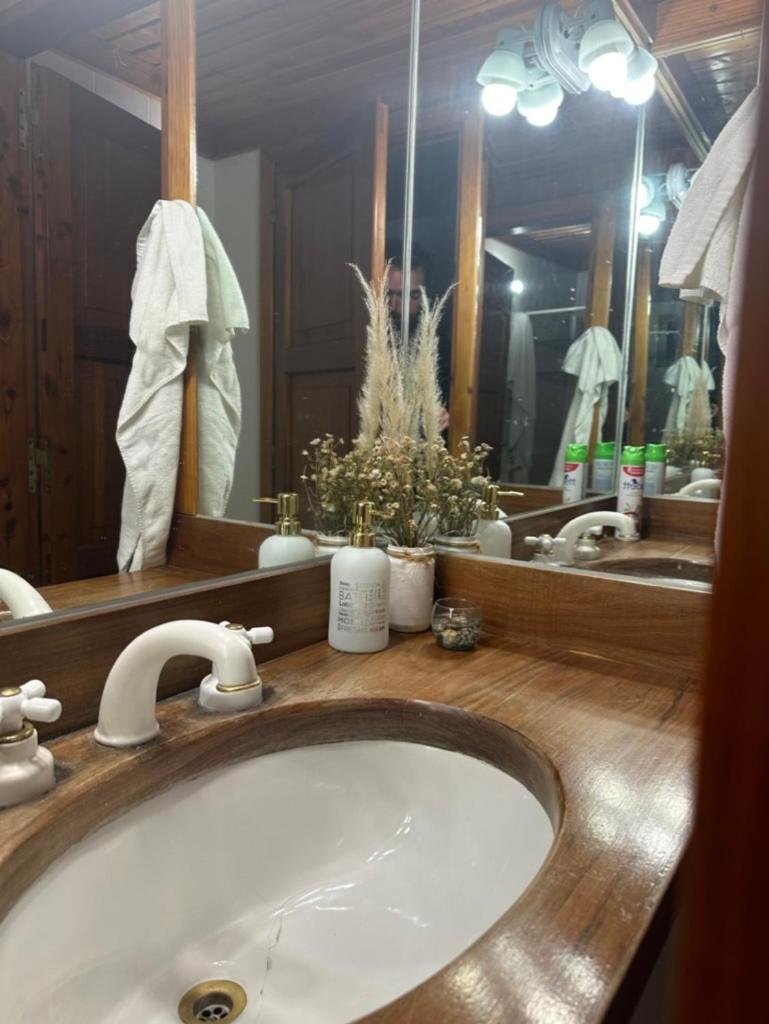 Las Vinas Hostel Boutique Сан-Карлос-де-Барилоче Экстерьер фото